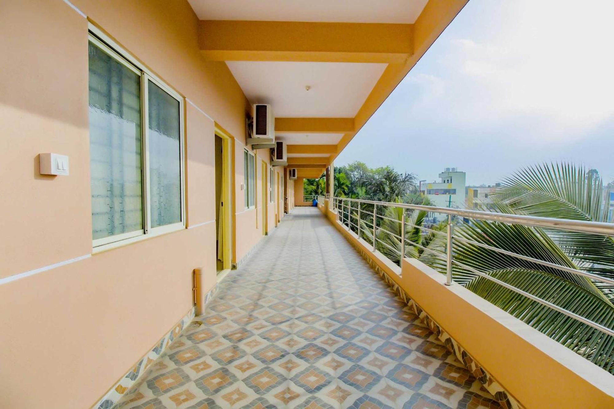 Hotel O P N K Suites Jālahalli Kültér fotó