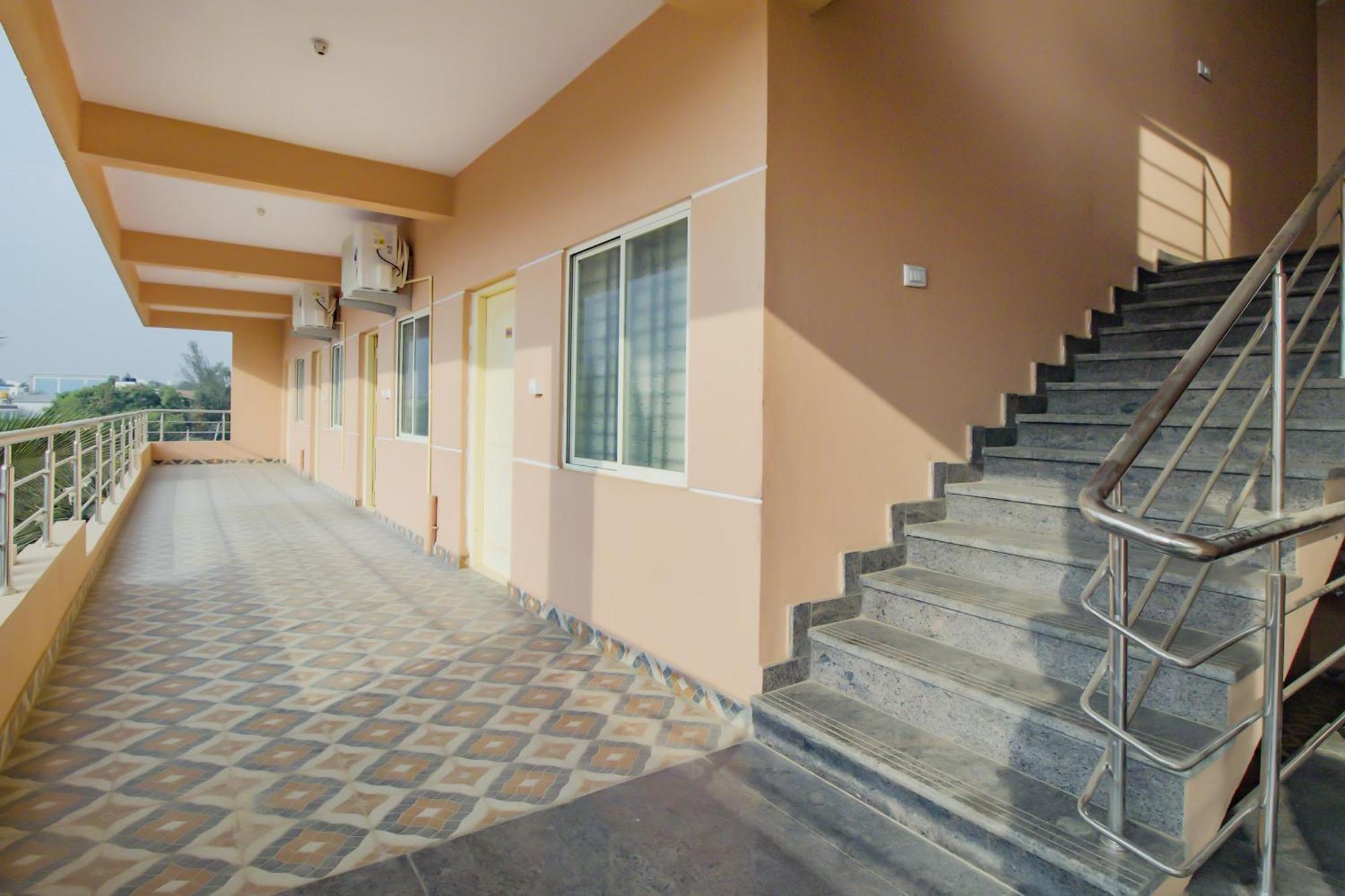 Hotel O P N K Suites Jālahalli Kültér fotó